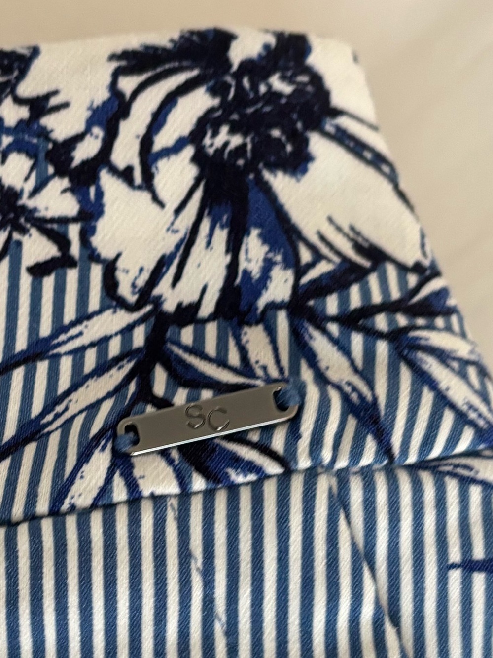 S.C. & Co. Blue and White Floral Print Skort Tummy Control - Picture 4 of 9